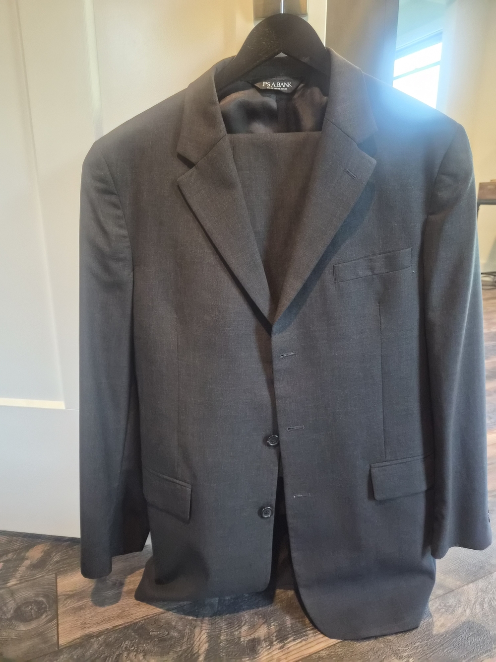 Men's Jos A Bank Charcoal Gray Suit 42L